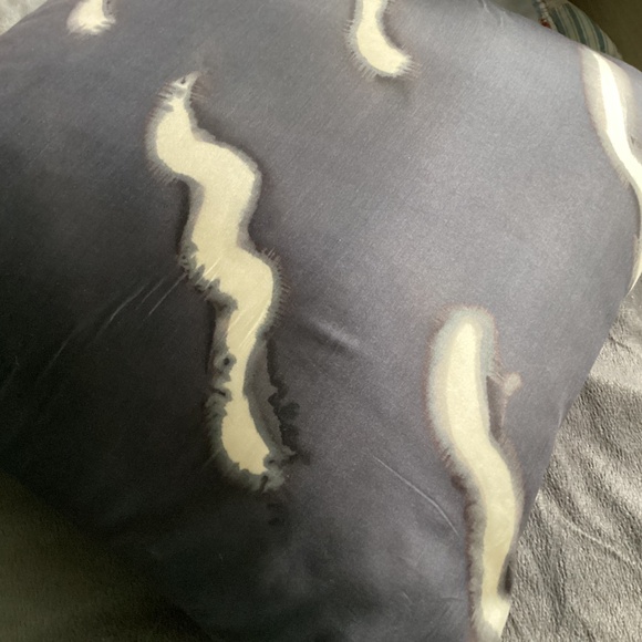 ARTIST SIGNED  PAINTED SILK FABRIC DECORATIVE SQUARE CUSHION COVER & INSERT 14in - Picture 7 of 12